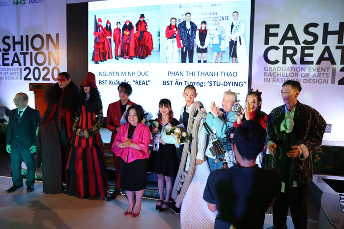 Giải thưởng TOP 2 Fashion Creation 2020 gồm: BST xuất sắc nhất thuộc về BST “REAL” của NTK Nguyễn Minh Đức và BST ấn tượng nhất thuộc về BST “Stu-Dying” của NTK Phan Thị Thanh Thảo.