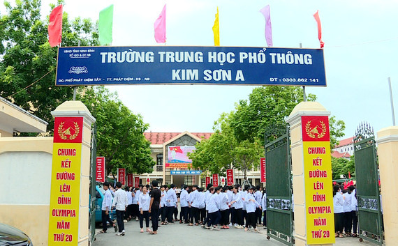 Trải qua 59 năm xây dựng và phát triển, trường THPT Kim Sơn A hiện đang sở hữu bề dày thành tích giảng dạy cũng như là học tập vô cùng ấn tượng