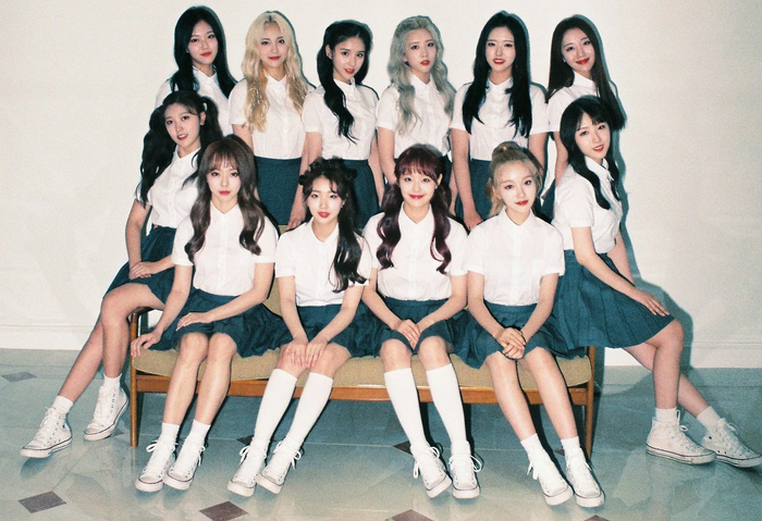 Loona trở thành girlgroup Kpop đầu tiên có tất cả album đều đạt #1 iTunes Mỹ.