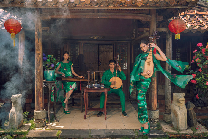 Võ Hoàng Yến mang đàn tỳ bà, thả dáng thần thái cùng học trò, hút hồn khán giả Ảnh 2