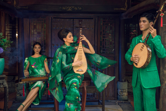 Võ Hoàng Yến mang đàn tỳ bà, thả dáng thần thái cùng học trò, hút hồn khán giả Ảnh 5