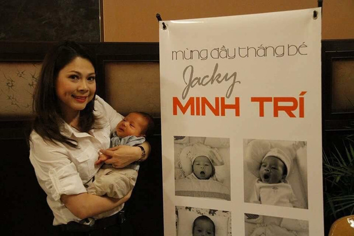 Jacky Minh Trí là con ruột của Ngô Kiến Huy và Thụy Anh - em gái Thanh Thảo. Sau khi Thụy Anh sinh con, Thanh Thảo đã nhận nuôi Jacky Minh Trí