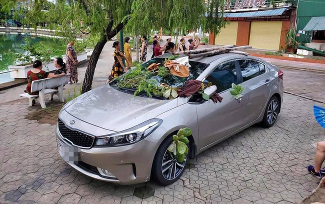 Đậu xe không đúng nơi quy định rồi rời đi, chủ ô tô đành ngậm ngùi khi chứng kiến cảnh tượng lạ lúc trở lại Ảnh 2