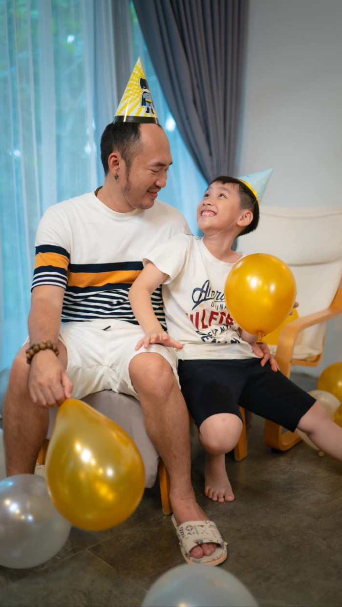 Thu Trang đuợc ông xã Tiến Luật và con trai Andy tổ chức sinh nhật bất ngờ