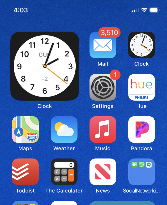 Widget đồng hồ trên iOS 14 (không phải ứng dụng đồng hồ) hiển thị sai lệch thời gian. (Ảnh: MacReports)