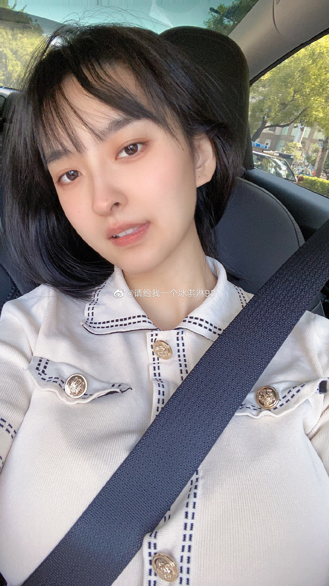 'Hotgirl TikTok' khiến dân tình 'choáng váng' khi lộ vẻ ngoài kém sắc qua ống kính người đi đường Ảnh 4