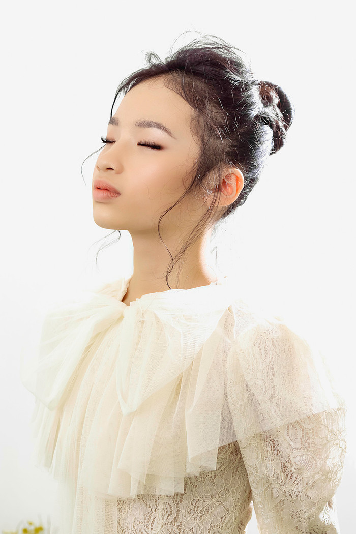 Mẫu nhí Bảo Hà hoá chị Hằng, chụp ảnh ngọt ngào cùng thỏ ngọc Ảnh 7