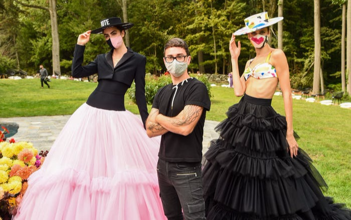 Bể show thời trang vì COVID-19, Christian Siriano tổ chức catwalk ngay tại nhà Ảnh 2