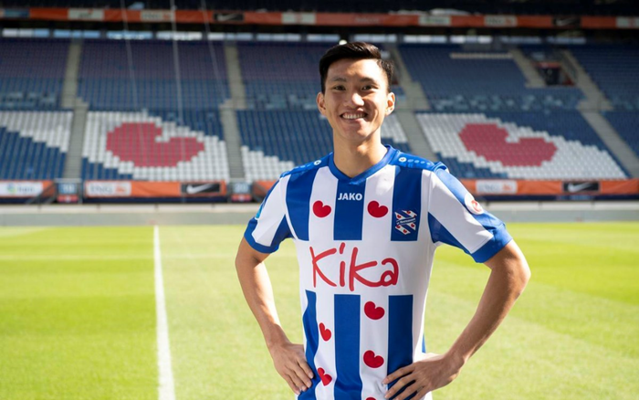 Đoàn Văn Hậu: Vua danh hiệu, không cần đá vẫn 