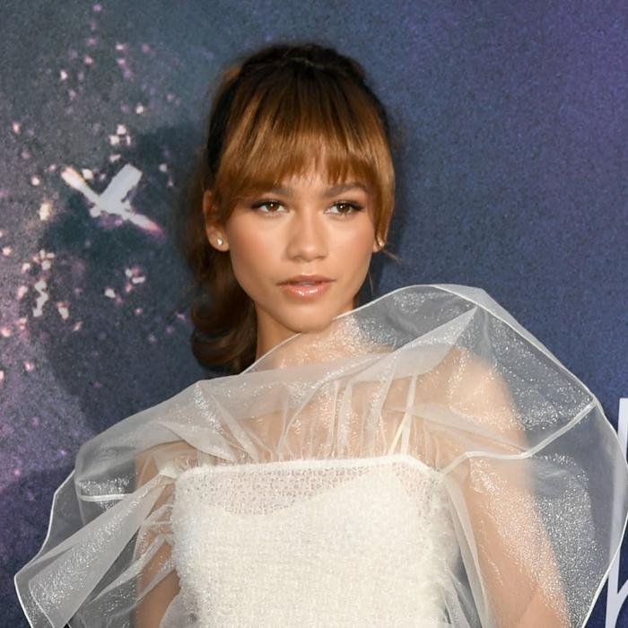 Những khoảnh khắc của Zendaya khi giành giải Emmy lịch sử và tiết lộ về phần mới của bộ phim 'Euphoria' Ảnh 1