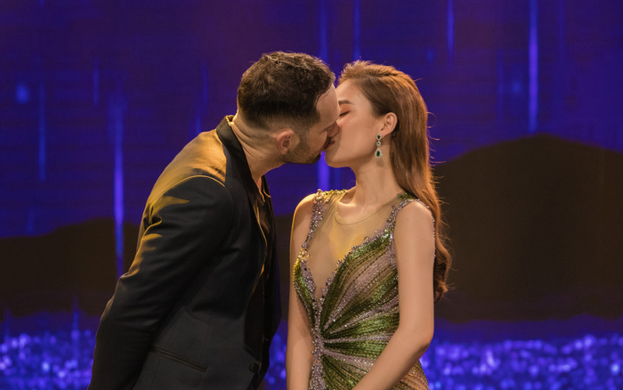 Rò rỉ hình ảnh Giang Hồng Ngọc hôn đắm đuối trai Tây Ảnh 2