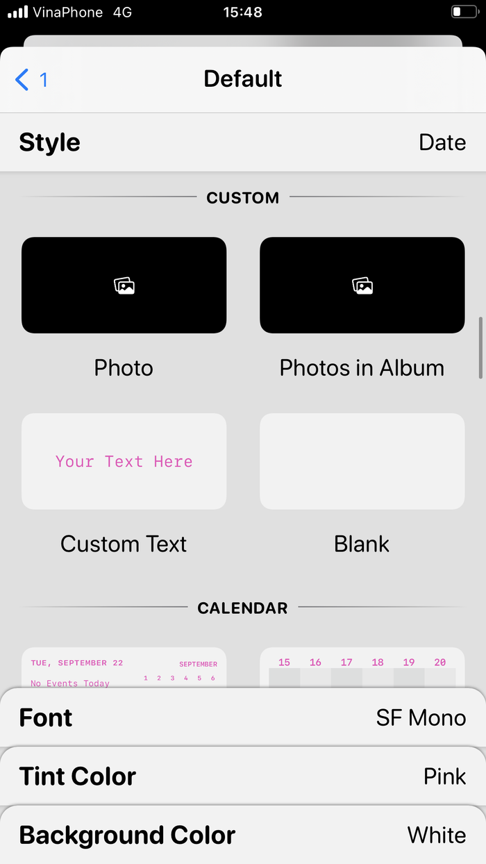 Trong trường hợp bạn muốn widget của mình trở nên độc lạ hơn nữa, bạn hãy thực hiện theo 3 bước đầu tiên như hướng dẫn bên trên. Sau đó, tiếp tục nhấn vào widget mà bạn vừa tạo, tiếp đến kéo xuống dưới sẽ có phần tải ảnh trong album ảnh để chọn làm widget.