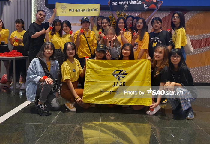 Độc quyền tại offline fan Đom đóm đếm ngược MV Hoa hải đường: 'Jack là viên kim cương của riêng fan' Ảnh 1
