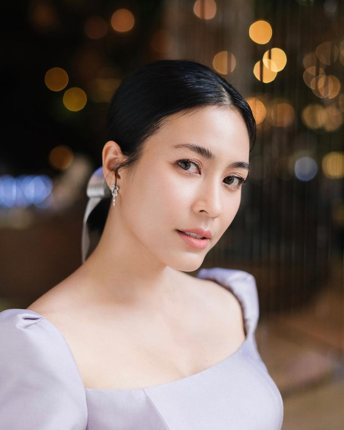 Bộ phim truyền hình nói về chuyện tình tay ba, trong phim Jooy Warattaya vào vai phản diện