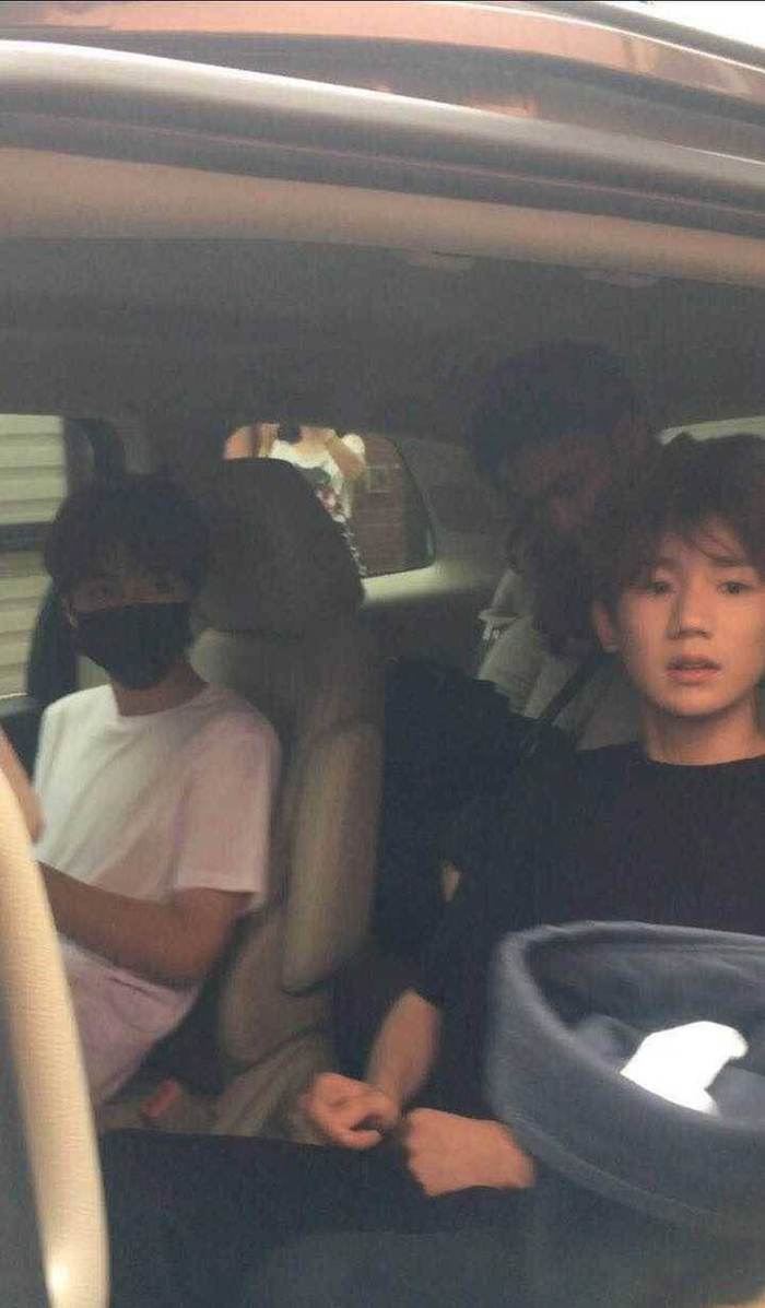 Mỗi năm, tin đồn bất hòa của TFBOYS đều xảy ra nhưng cả ba người đều dùng hành động để chứng minh tình bạn.&nbsp;