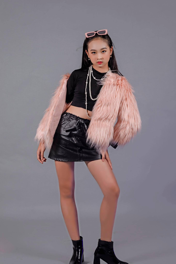 Cô bé 12 tuổi đang là một trong những mẫu nhí sáng giá tại làng mốt Việt