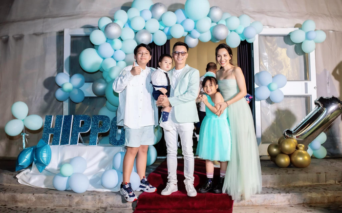 Hoàng Bách tổ chức tiệc sinh nhật một tuổi cho con trai, dành cho vợ món quà khiến ai xem cũng cảm động Ảnh 2
