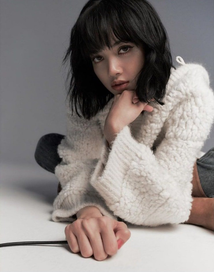 Búp bê Thái khiến các fans Châu Á lẫn quê nhà vô cùng tự hào khi cô là đại sứ toàn cầu duy nhất của hãng thời trang Pháp 'khó tánh'