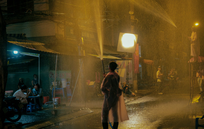 'Sài Gòn trong cơn mưa': Hành trình 'săn mưa' gian nan, còn phải quay vào mùng 1 Tết Ảnh 5