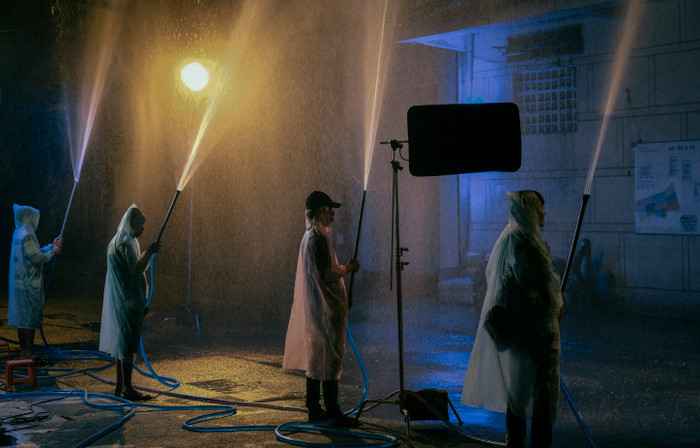 'Sài Gòn trong cơn mưa': Hành trình 'săn mưa' gian nan, còn phải quay vào mùng 1 Tết Ảnh 8