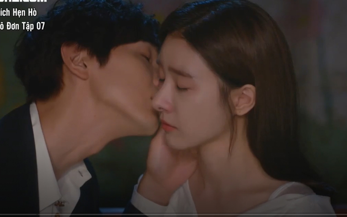 Lonely Enough to Love tập 7: Bác sĩ tâm thần Ji Huyn Woo chữa bệnh cho người khác bằng tâm kịch nhưng mình lại 'mắc bệnh' tương tư Ảnh 2