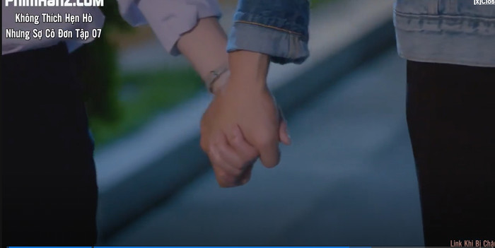 Chơi chữ để có cớ nắm tay crush.