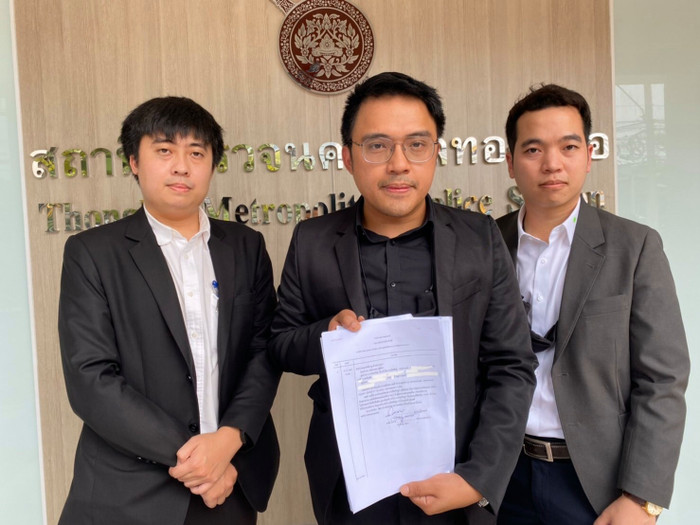 Thủ lĩnh 'F4 Thái Lan' Bright Vachirawit cử luật sư kiện antifan vì tội phỉ báng, khẳng định sẽ theo vụ kiện đến cùng Ảnh 7