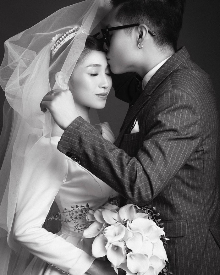 Ái nữ nhà Minh Nhựa gây 'sốt' khi lần đầu hé lộ bộ ảnh cưới 'đẹp mướt mắt' nhân kỷ niệm một năm lên xe hoa Ảnh 8