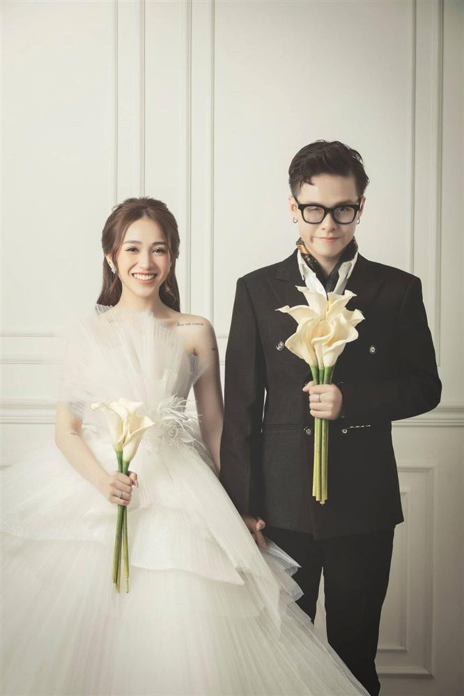 Ái nữ nhà Minh Nhựa gây 'sốt' khi lần đầu hé lộ bộ ảnh cưới 'đẹp mướt mắt' nhân kỷ niệm một năm lên xe hoa Ảnh 6