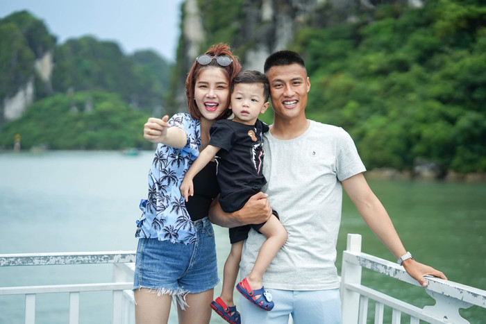 Kỳ Hân và Mạc Hồng Quân cùng con trai