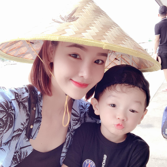 Kỳ Hân cũng thường khoe quý tử trên trang cá nhân