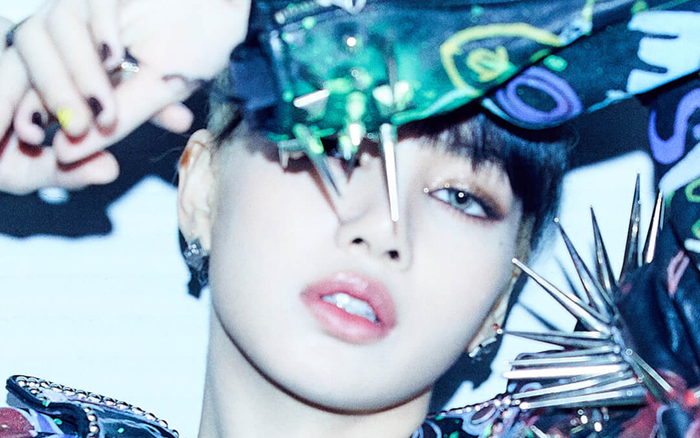 Không dừng lại ở việc đổi màu tóc, Lisa (BlackPink) gây sốc với tạo hình gai góc qua teaser comeback Ảnh 2