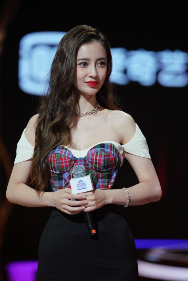 Ngu Thư Hân muốn có bạn trai là nghệ sĩ có tiền, truyền thụ 'thương hiệu độc đáo' cho Angelababy Ảnh 16