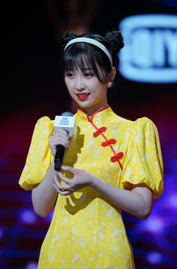 Ngu Thư Hân muốn có bạn trai là nghệ sĩ có tiền, truyền thụ 'thương hiệu độc đáo' cho Angelababy Ảnh 17