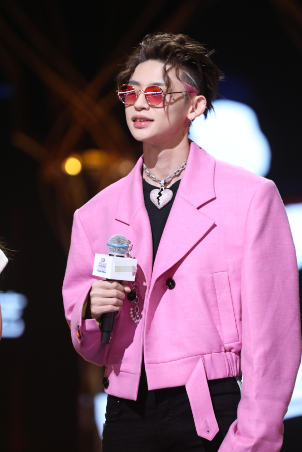 Ngu Thư Hân muốn có bạn trai là nghệ sĩ có tiền, truyền thụ 'thương hiệu độc đáo' cho Angelababy Ảnh 11