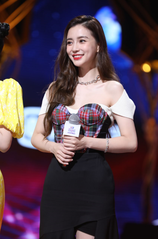 Ngu Thư Hân muốn có bạn trai là nghệ sĩ có tiền, truyền thụ 'thương hiệu độc đáo' cho Angelababy Ảnh 15