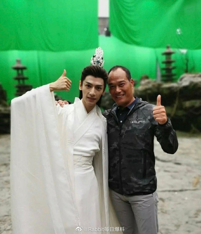 La Vân Hi già nua và xuống sắc thấy rõ.