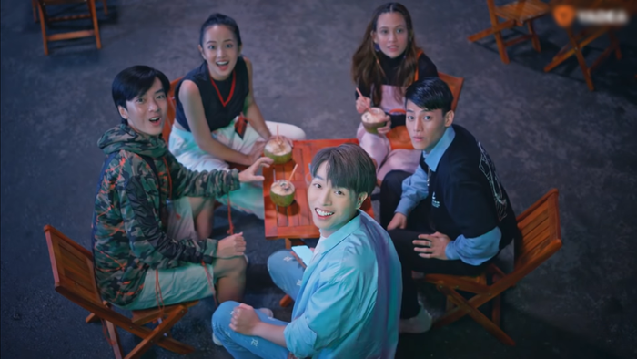 1314 - Một đời một kiếp: Tuyên ngôn tình bạn được Đức Phúc khẳng định ở cuối video như lời kết đẹp cho cuốn phim thanh xuân đầy cảm xúc! 1314 cây số bên lũ bạn YOLO, 1314 là sống trọn thanh xuân trên từng cây số!