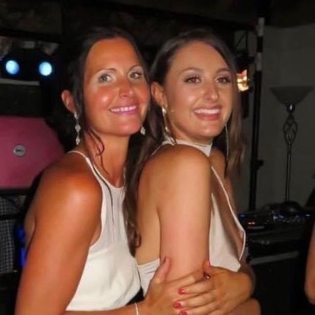 Mẹ của Ella nói rằng cô không hề có ý định tự tử hoặc không muốn tự làm mình bị thương hay chết.