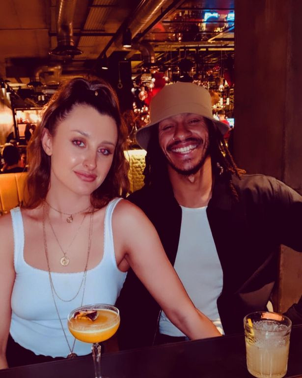 Cặp đôi đã có với nhau một cô con gái nhỏ. 