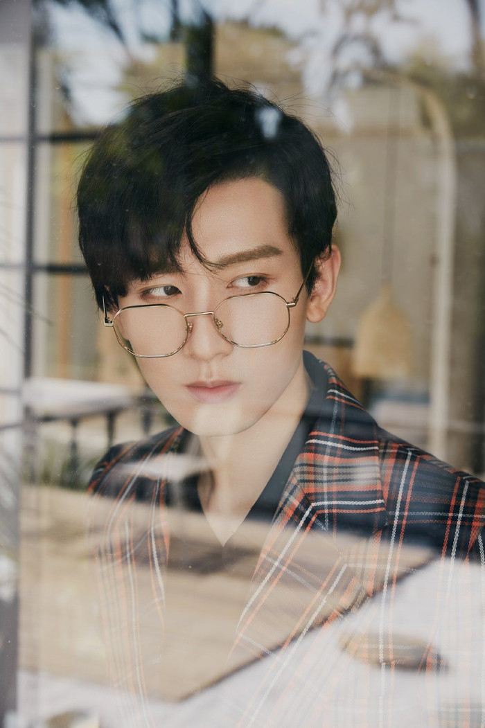 Với góc chụp nào, Thành Nghị cũng dễ dàng chinh phục người xem bởi vẻ đẹp thư sinh