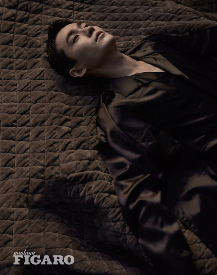 Dịch Dương Thiên Tỉ không đến tham gia Giải thưởng Kim Ưng vì không muốn trở thành Địch Lệ Nhiệt Ba thứ hai? Ảnh 4