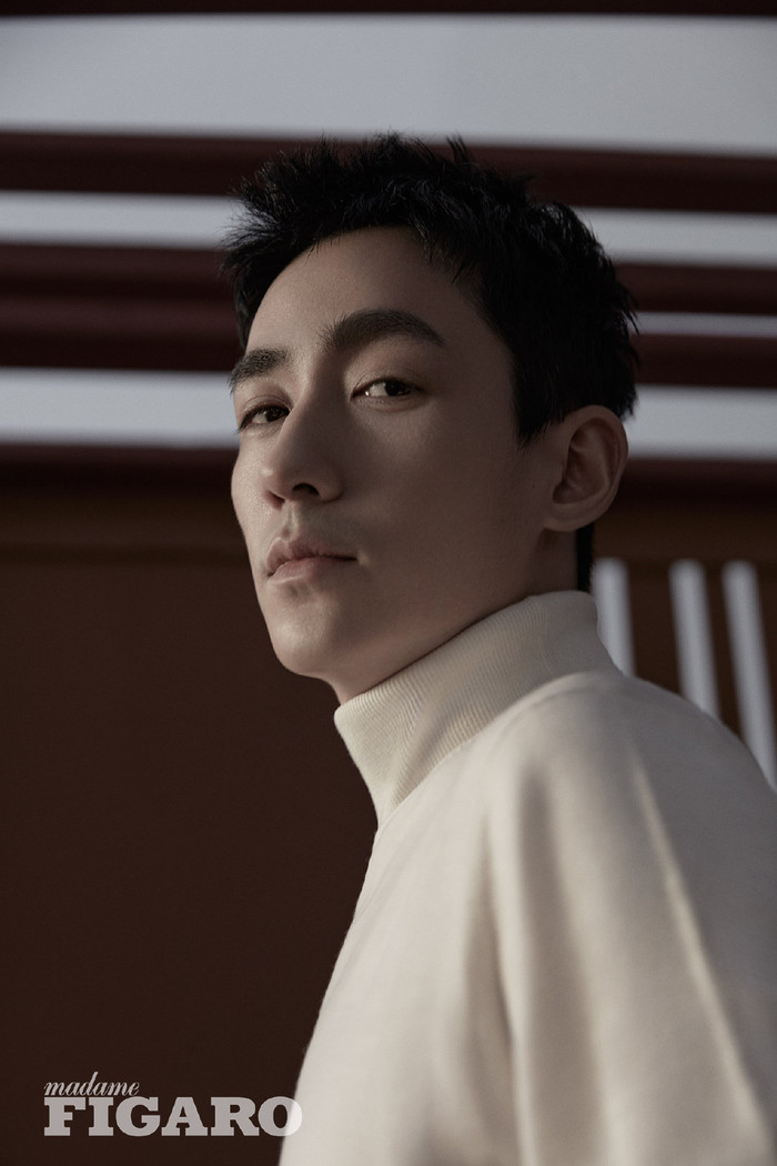 Dịch Dương Thiên Tỉ không đến tham gia Giải thưởng Kim Ưng vì không muốn trở thành Địch Lệ Nhiệt Ba thứ hai? Ảnh 6