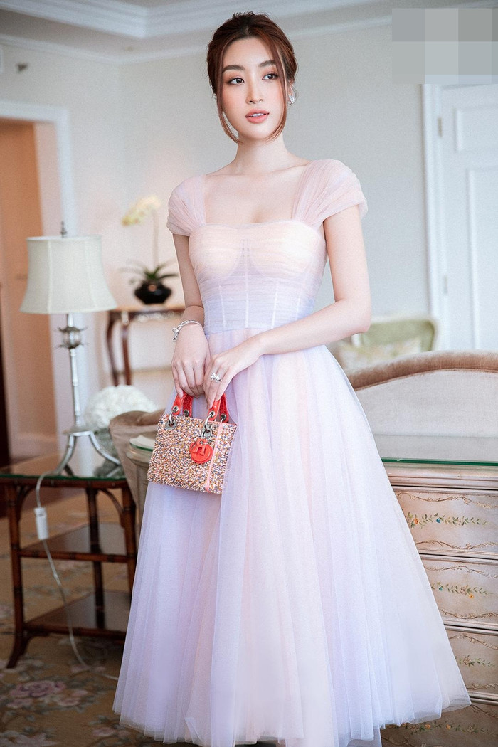 Đỗ Mỹ Linh hóa nàng thơ ngọt ngào, đẹp mơ màng hút chặt mắt fan Ảnh 4