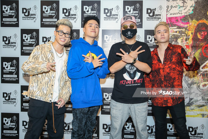 Hai vị giám khảo King Of Rap LK và Datmaniac xuất hiện cùng dàn trò cưng trong sự kiện.