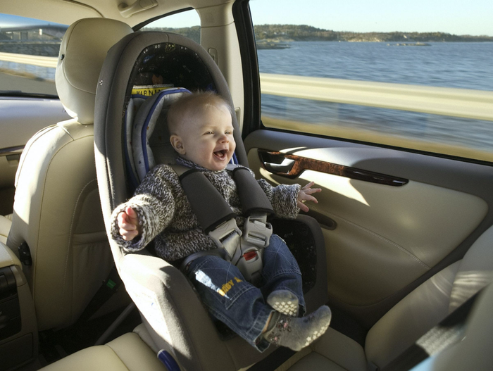 Theo Consumer Reports, vị trí an toàn nhất dành cho trẻ em dưới 12 tuổi là ở ghế sau. (Ảnh minh hoạ: Internet)