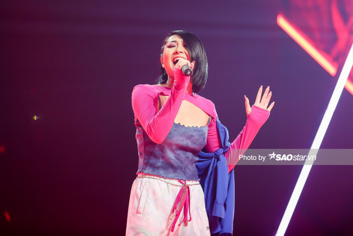 Tuimi làm mới hit 'Áo xanh', Rap đỉnh hát mượt khiến Datmaniac - Hồ Hoài Anh trầm trồ: Quyết làm Queen Of Rap hoàn toàn có lý do! Ảnh 3