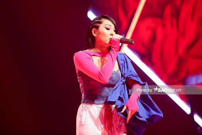 Tuimi làm mới hit 'Áo xanh', Rap đỉnh hát mượt khiến Datmaniac - Hồ Hoài Anh trầm trồ: Quyết làm Queen Of Rap hoàn toàn có lý do! Ảnh 7