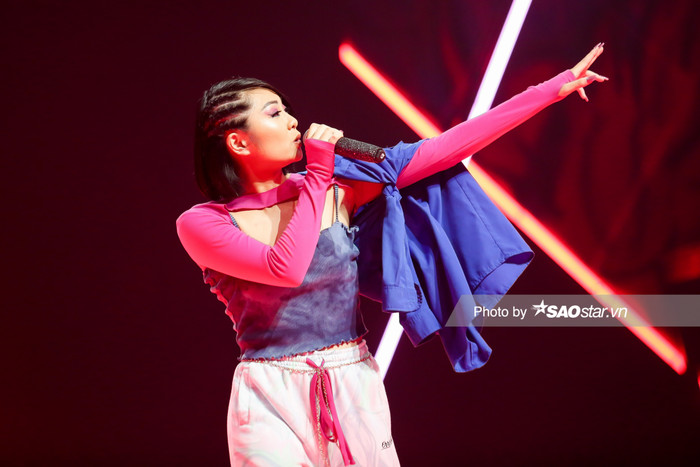 Tuimi làm mới hit 'Áo xanh', Rap đỉnh hát mượt khiến Datmaniac - Hồ Hoài Anh trầm trồ: Quyết làm Queen Of Rap hoàn toàn có lý do! Ảnh 5