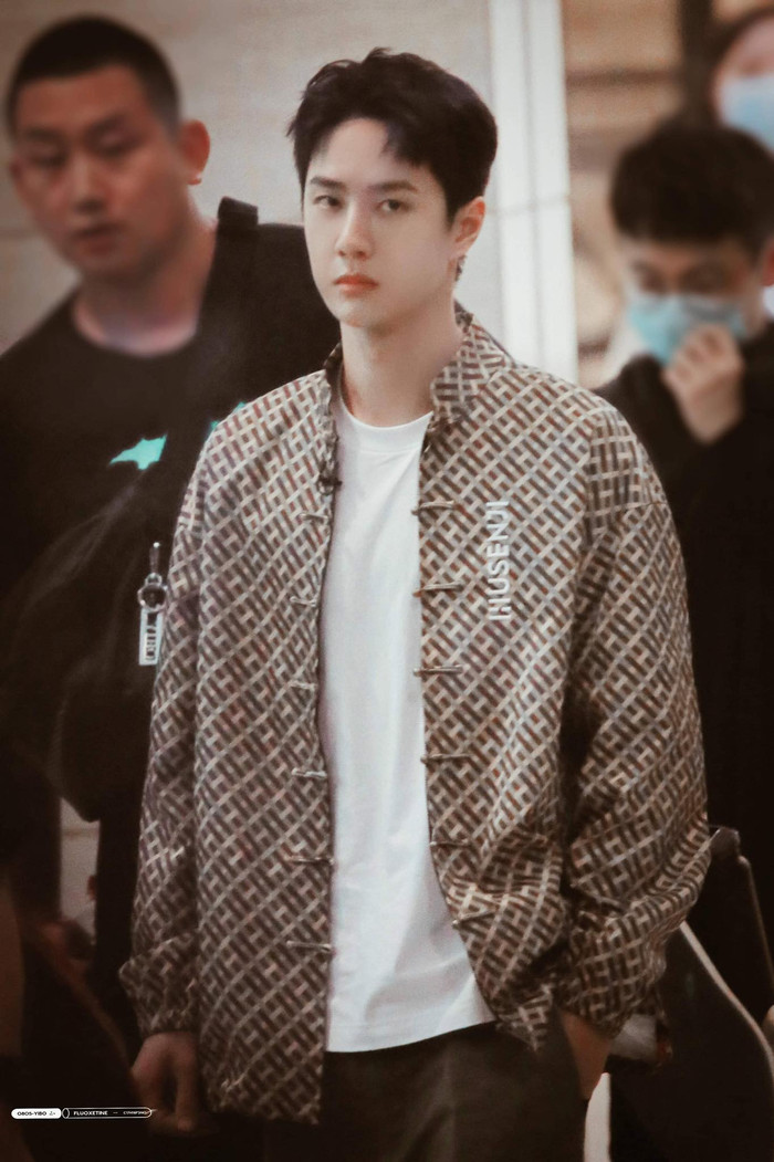 Vương Nhất Bác dù 'khó ở' và tròn trịa nhưng vẫn rất đẹp trai khi ghi hình chương trình Thiên thiên hướng thượng ngày 24/9 Ảnh 6